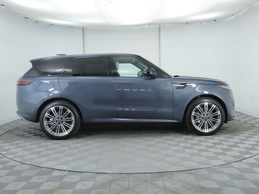 Thumbnail: 2025 Land Rover Range Rover Sport - 4