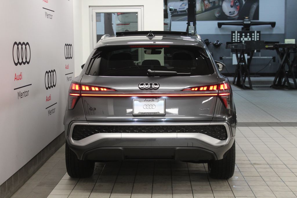 Thumbnail: 2026 Audi Q3 - 5