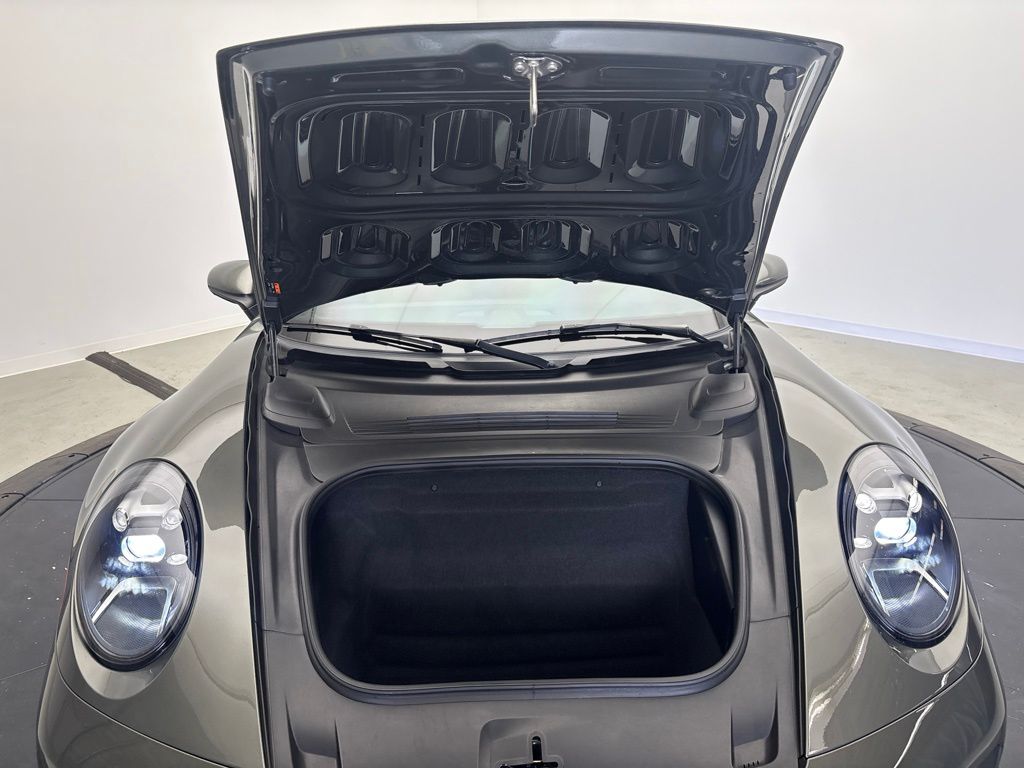 Thumbnail: 2020 Porsche 911 - 13