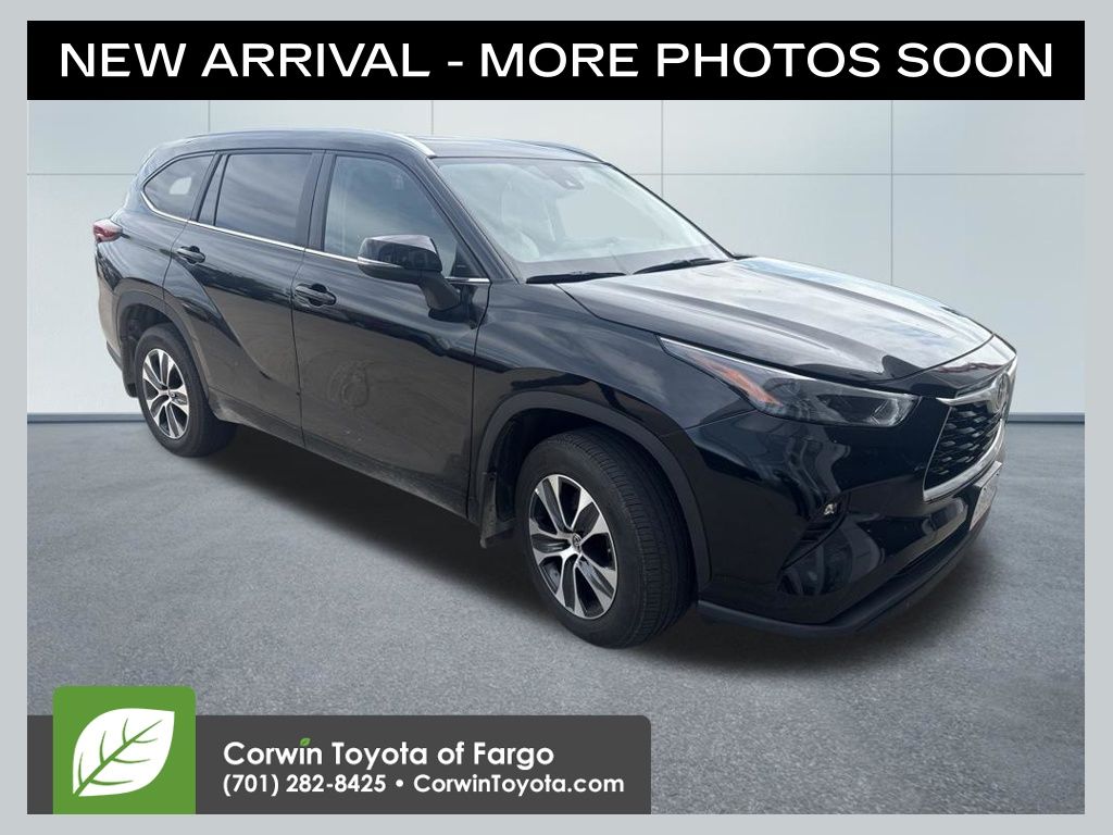  2023 Toyota Highlander XLE AWD   
