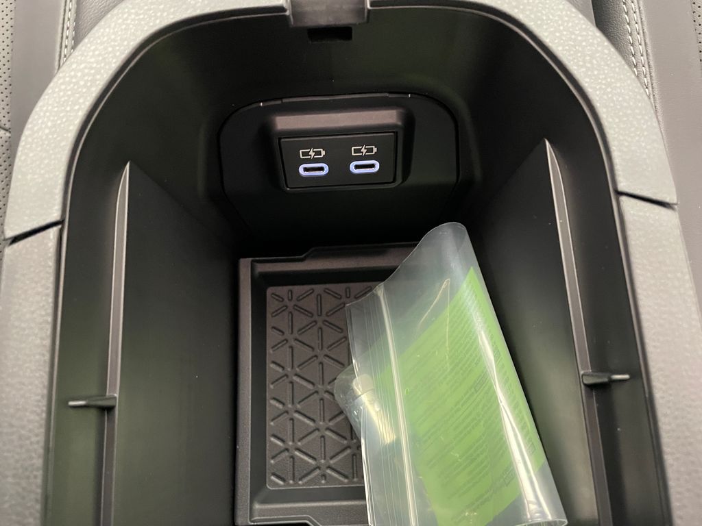 Thumbnail: 2025 Toyota RAV4 - 29