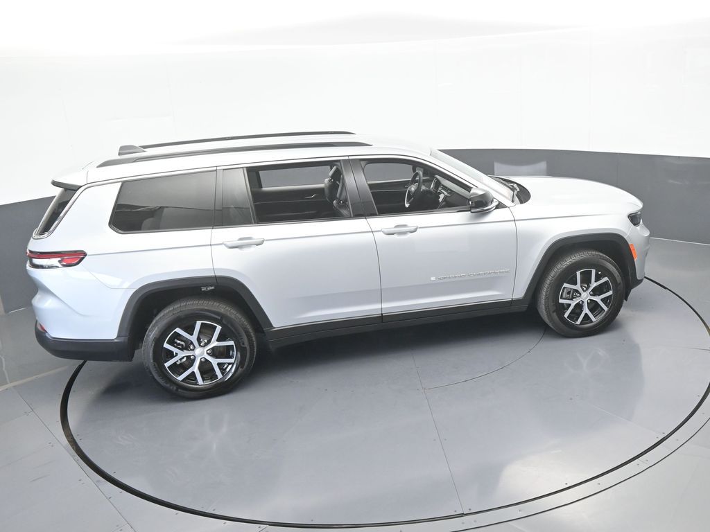 Used 2025 Silver Zynith Jeep Limited image 53