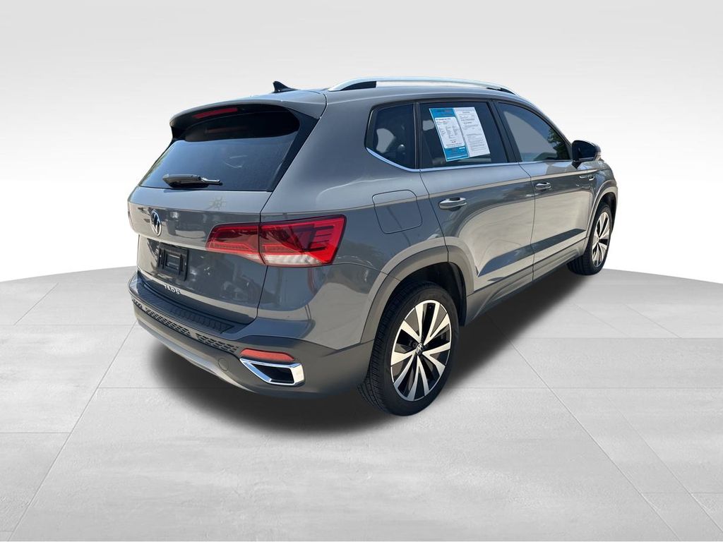 2022 Gray Volkswagen Taos 1.5T SE FWD SUV