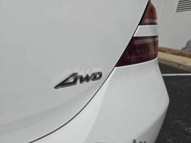 2025 Genesis G70  12