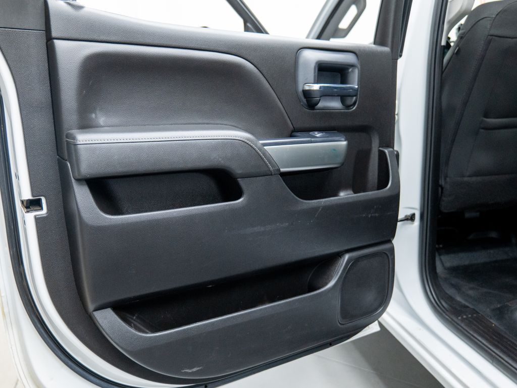 2019 White Chevrolet Silverado 2500HD LT 4X4 Truck