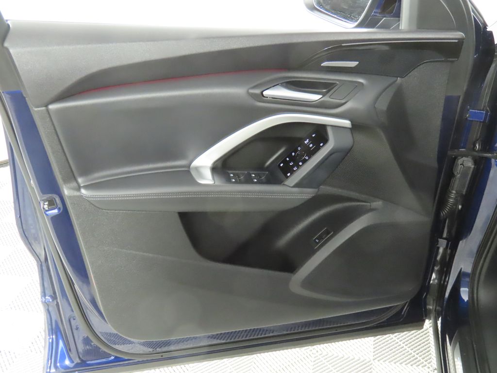 Thumbnail: 2025 Audi Q5 - 27