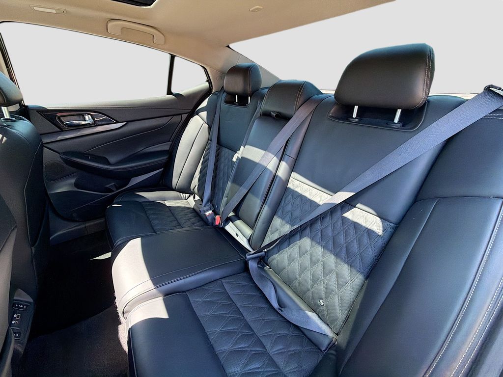 Used 2023 Gray Nissan Platinum image 25