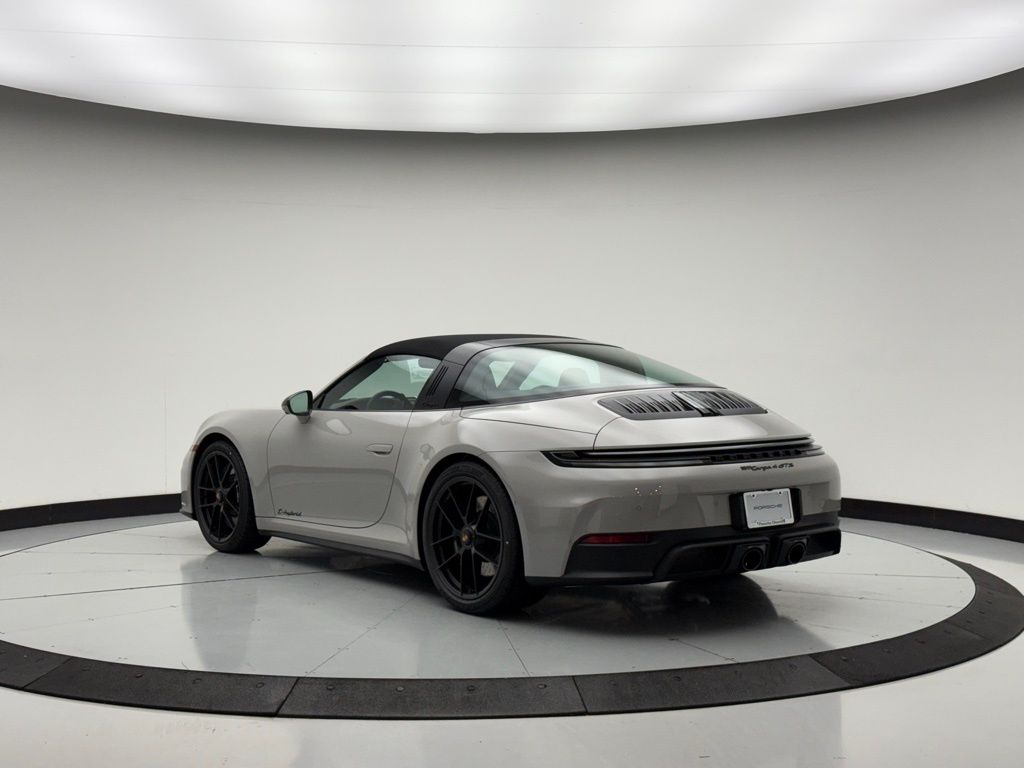 Thumbnail: 2026 Porsche 911 - 3
