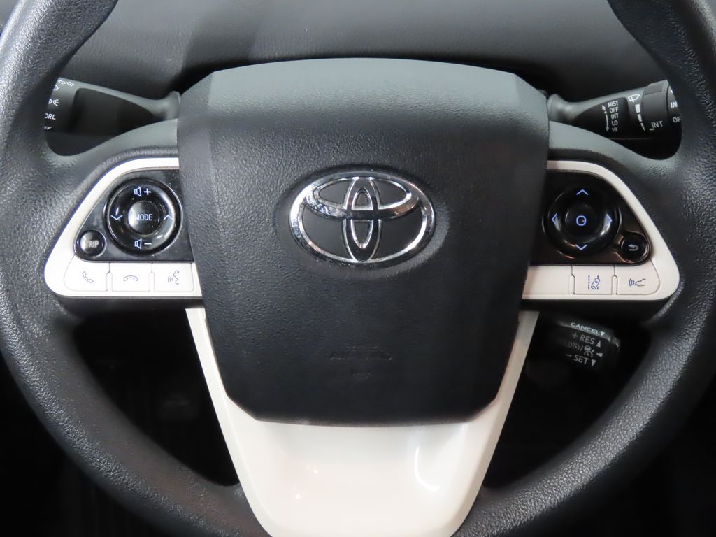 Thumbnail: 2017 Toyota Prius - 17