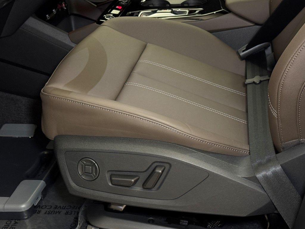 2025 Audi e-tron Premium 27