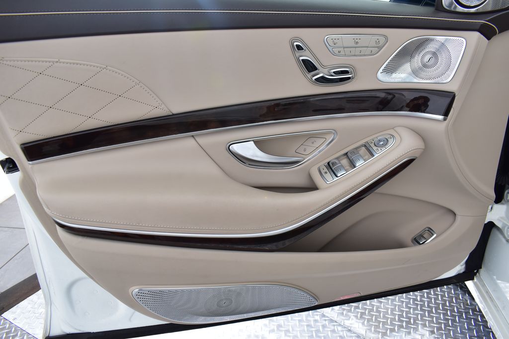 Thumbnail: 2020 Mercedes-Benz S-Class - 12