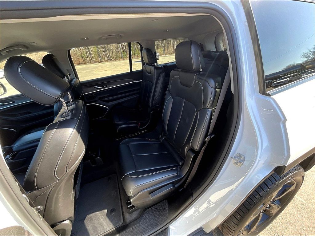 2022 Jeep Grand Cherokee L — photo 26