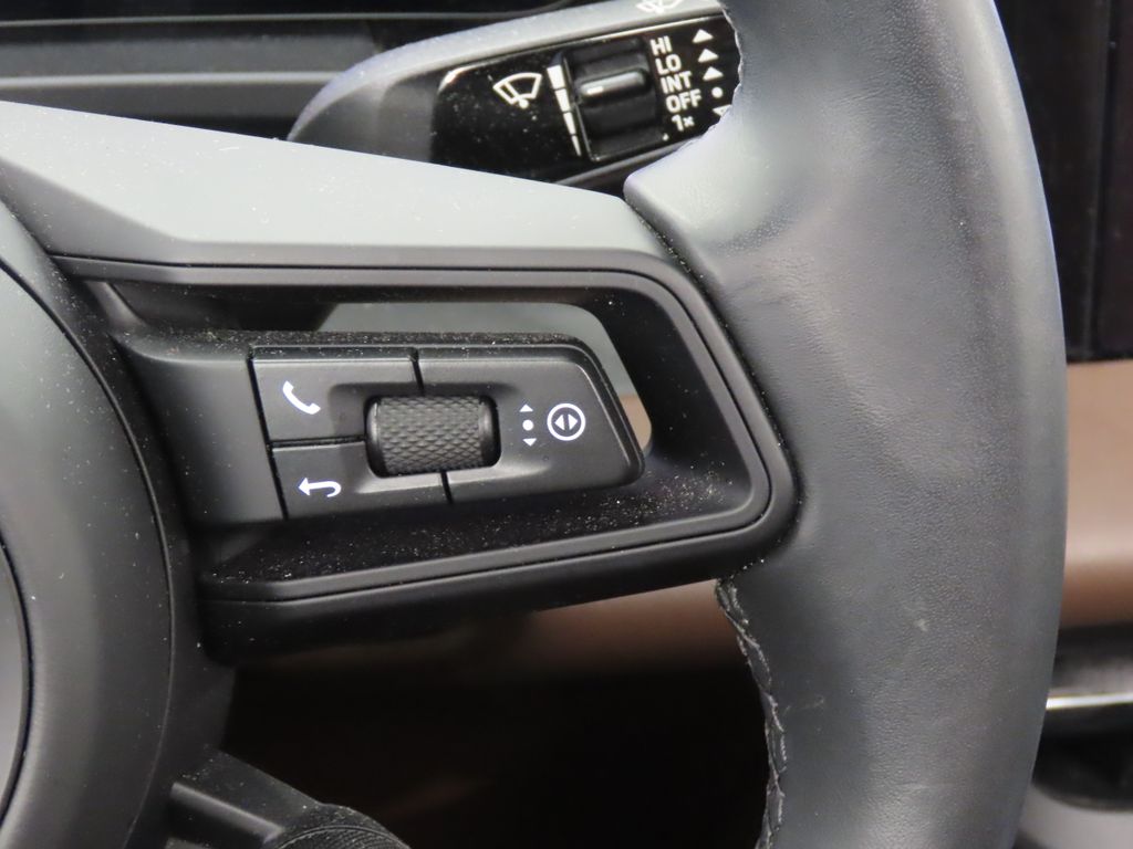 Thumbnail: 2024 Porsche Macan - 22