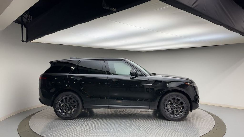 Thumbnail: 2024 Land Rover Range Rover Sport - 9