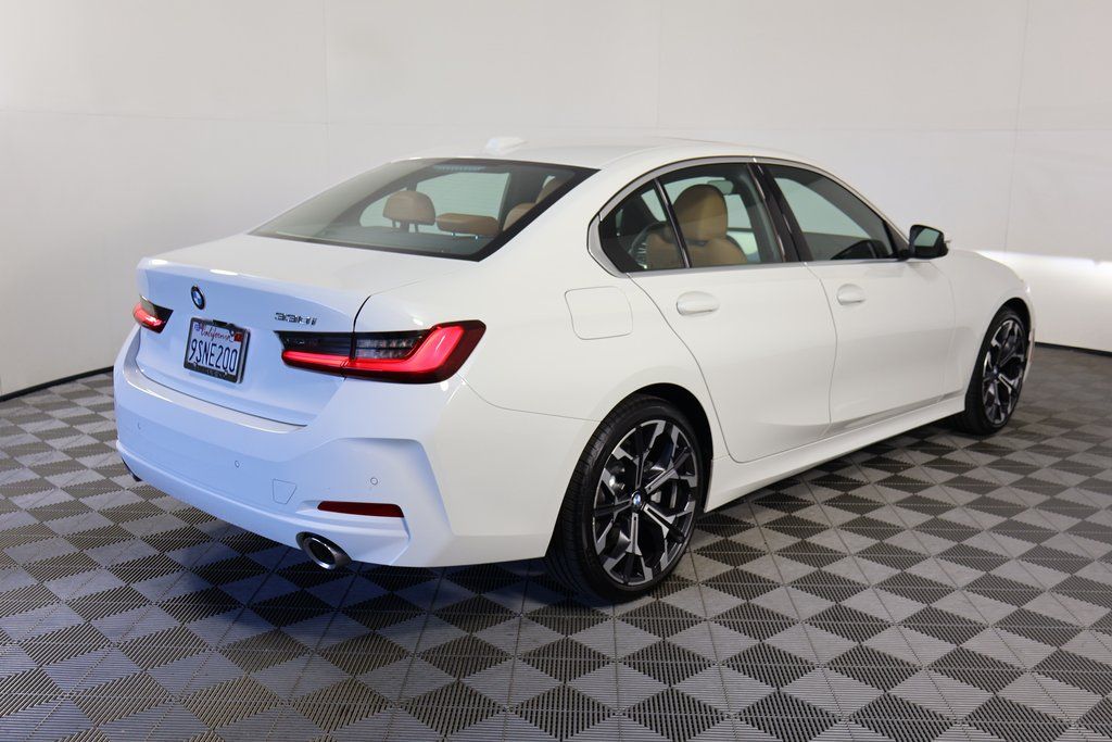 Thumbnail: 2025 BMW 3 Series - 4