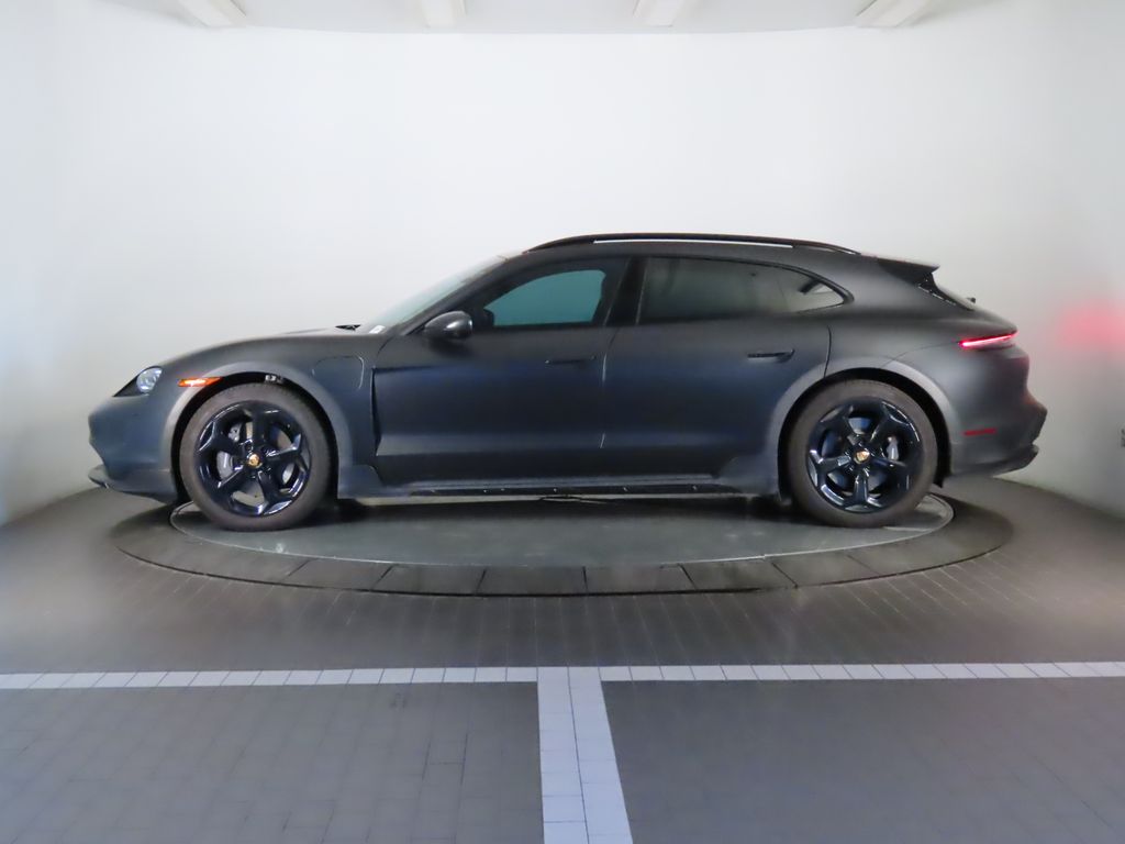 Thumbnail: 2022 Porsche Taycan - 2