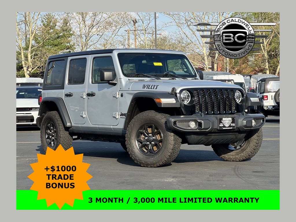 Silver Zynith Clearcoat 2024 Jeep Wrangler Willys 4-Door 4WD SUV / Crossover Four-Wheel Drive 8-Speed Automatic