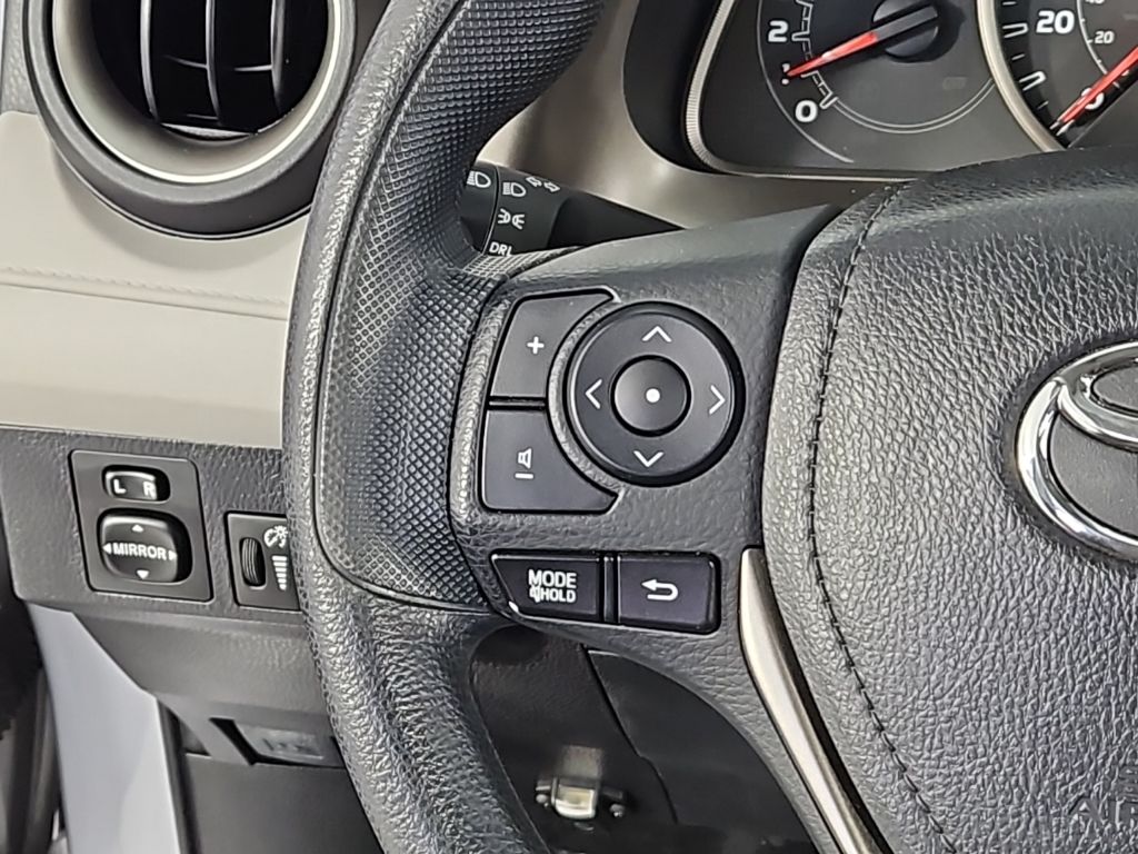 Thumbnail: 2015 Toyota RAV4 - 28