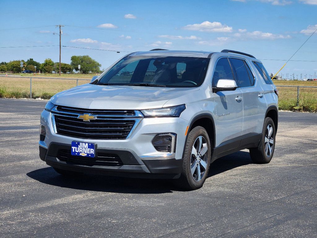 2022 Chevrolet Traverse LT Leather 3