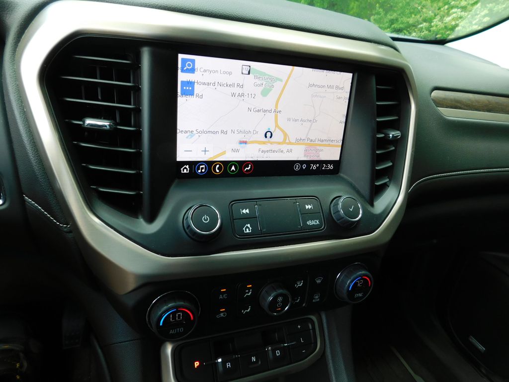 2023 GMC Acadia Denali 9