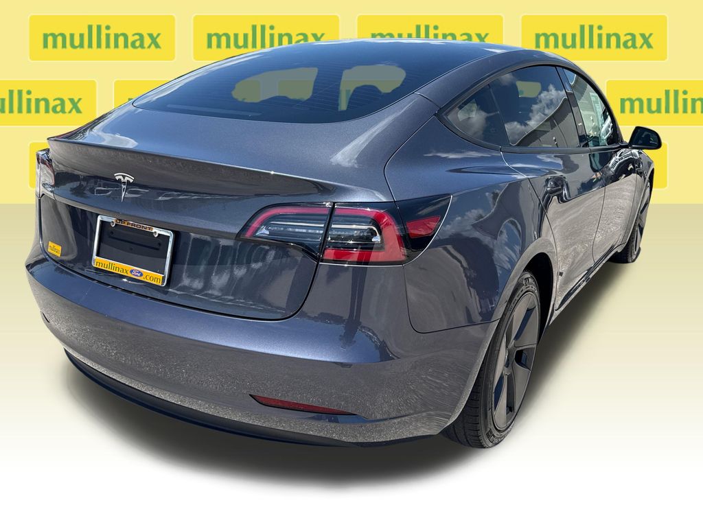 Used 2023  Tesla Base image 4