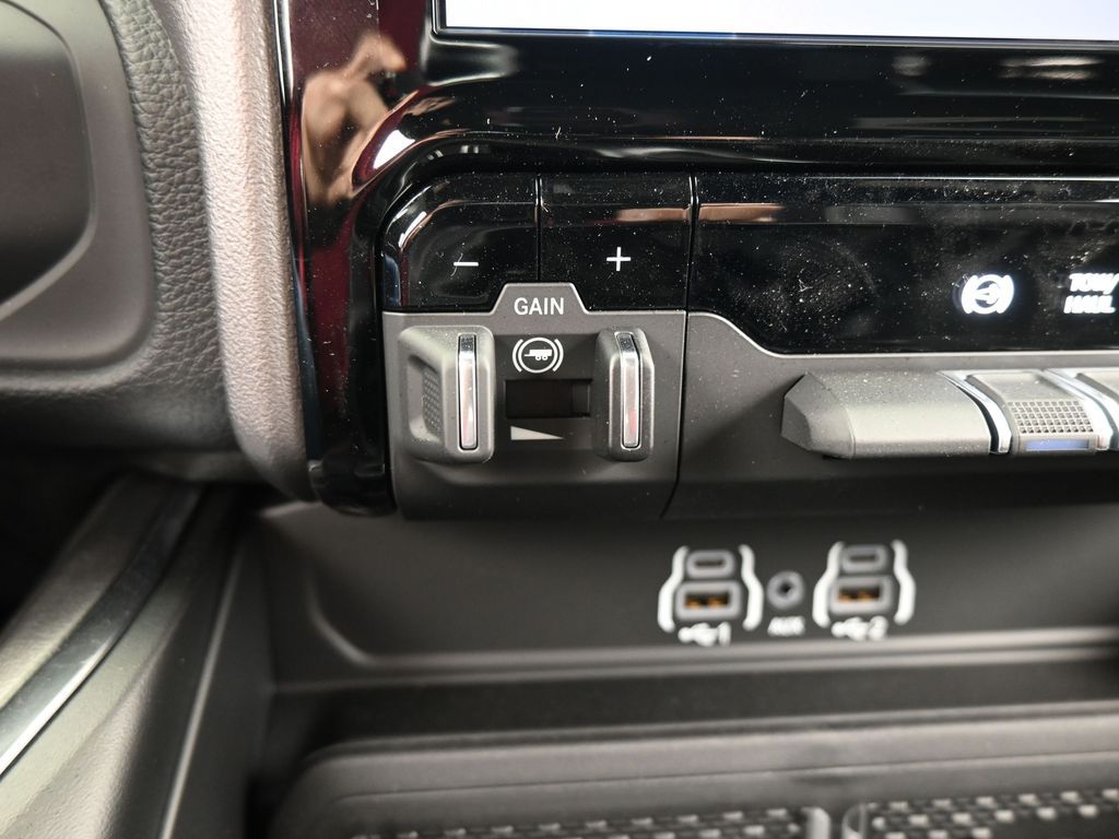 New 2026 Diamond Black Crystal Pearlcoat Ram Laramie image 29