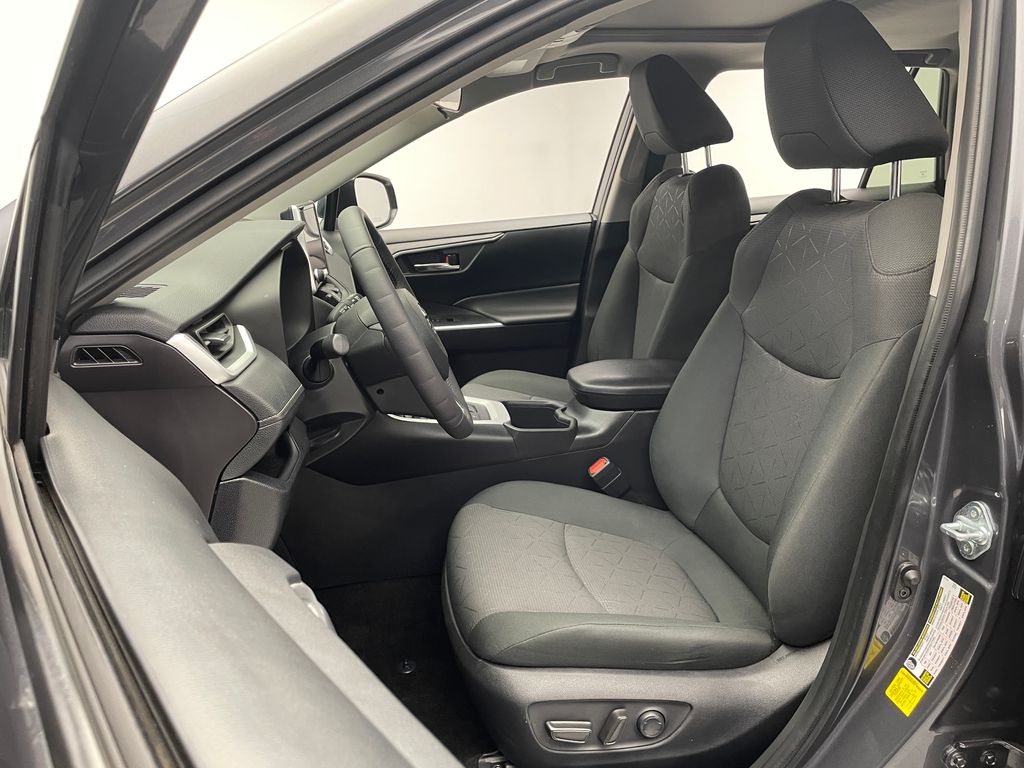 2024 Toyota RAV4 XLE 13