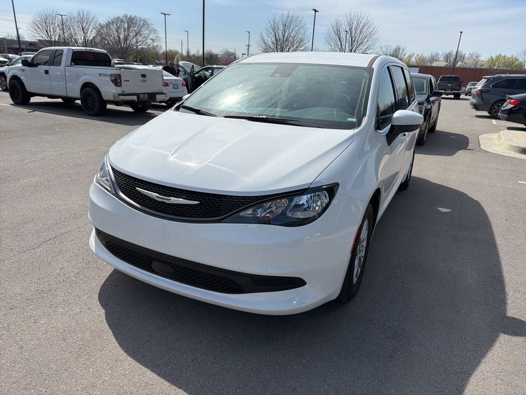 2023 Chrysler Voyager