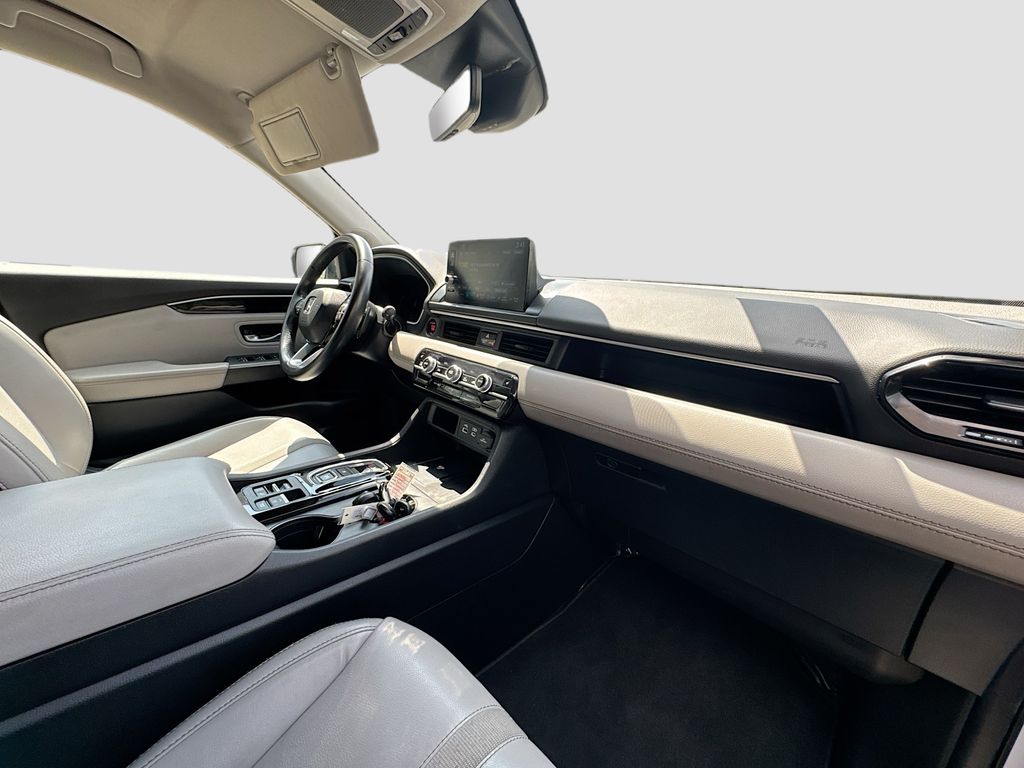 Used 2024 White Honda EX-L image 29