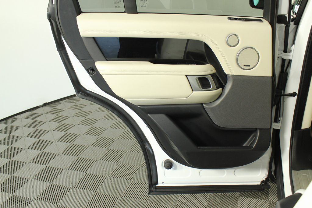 Thumbnail: 2022 Land Rover Range Rover - 13