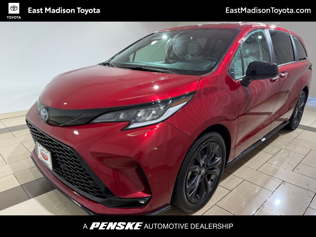 Thumbnail: 2025 Toyota Sienna - 1
