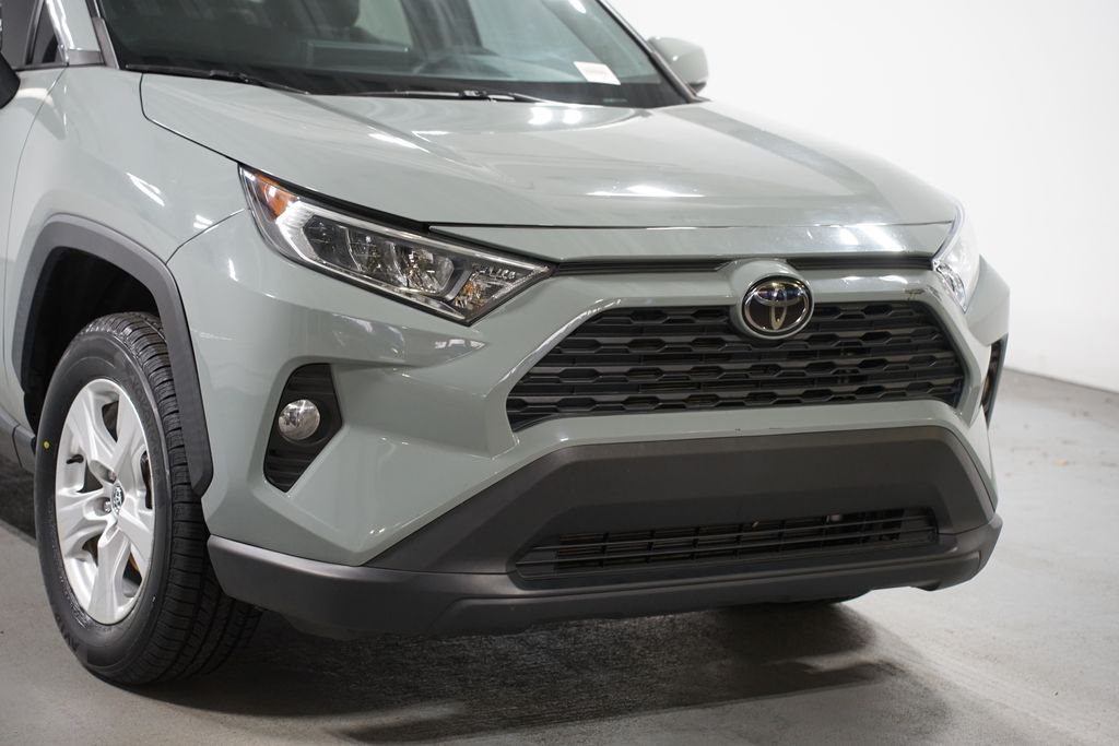 Thumbnail: 2021 Toyota RAV4 - 4
