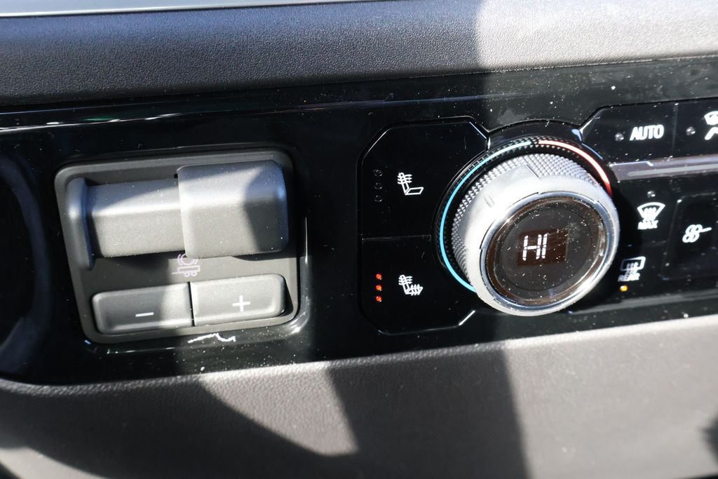 Thumbnail: 2026 Chevrolet Silverado 1500 - 30