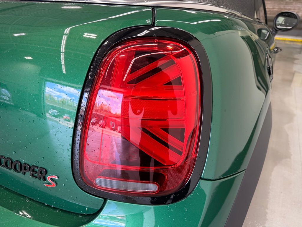 Thumbnail: 2022 MINI Cooper - 5