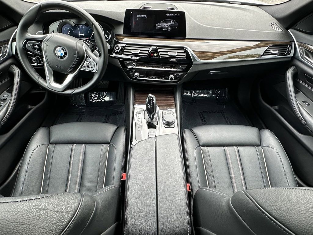 2019 BMW 5 Series 530e iPerformance 27