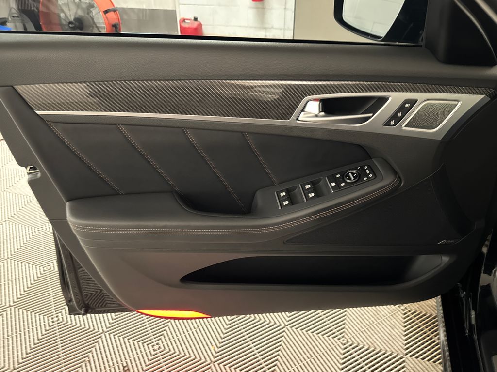 Used 2018 Black Genesis 3.3T Sport image 11