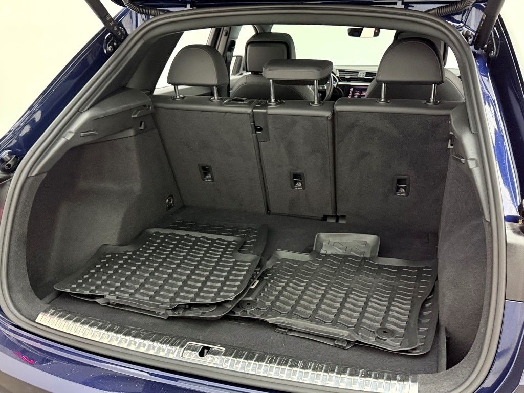 Thumbnail: 2021 Audi Q3 - 24