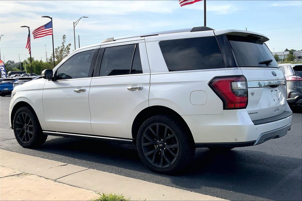 Used 2019 Ford Expedition Limited with VIN 1FMJU2AT5KEA18346 for sale in Kansas City