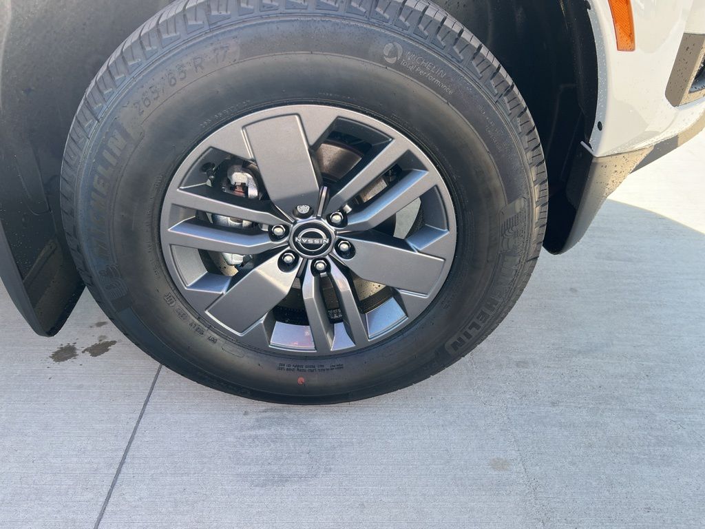 2025 Glacier White Nissan Frontier SV RWD Truck
