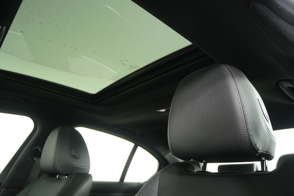 Thumbnail: 2025 BMW 3 Series - 11