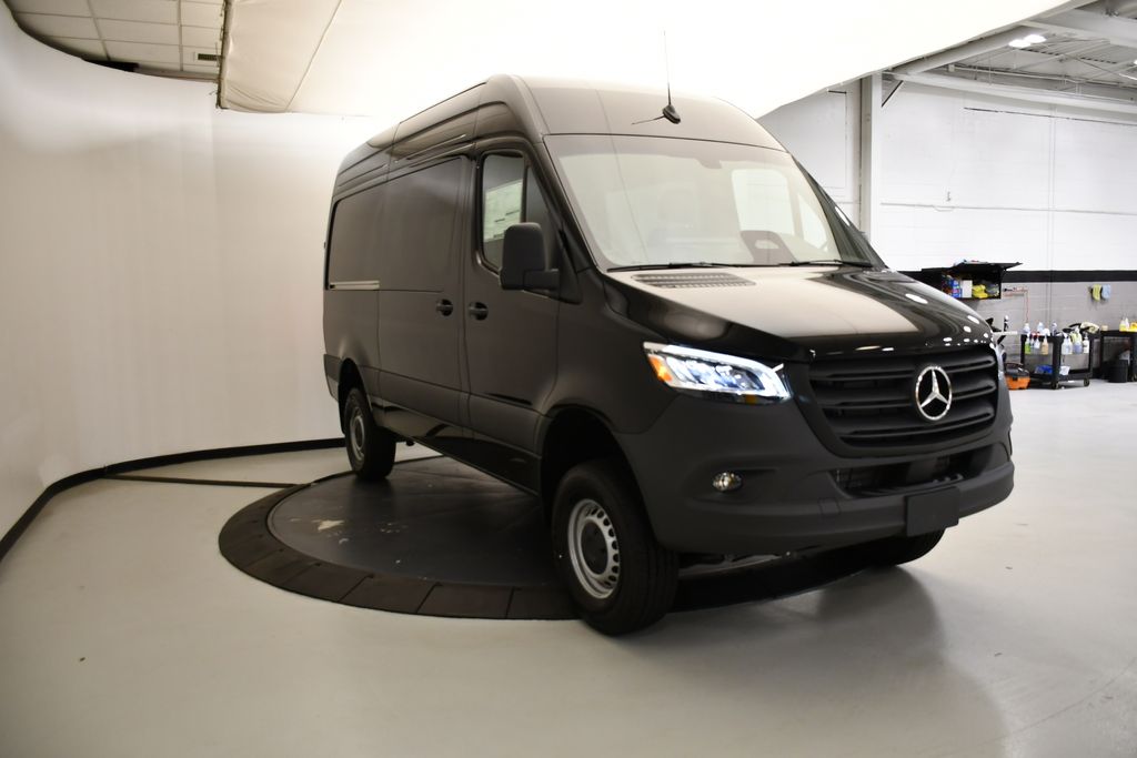 Thumbnail: 2025 Mercedes-Benz Sprinter - 4