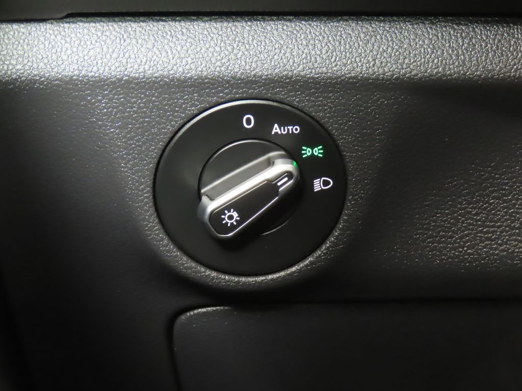 Thumbnail: 2023 Volkswagen Jetta - 19