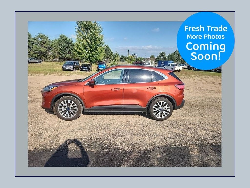 2020 Ford Escape Hybrid Titanium AWD    