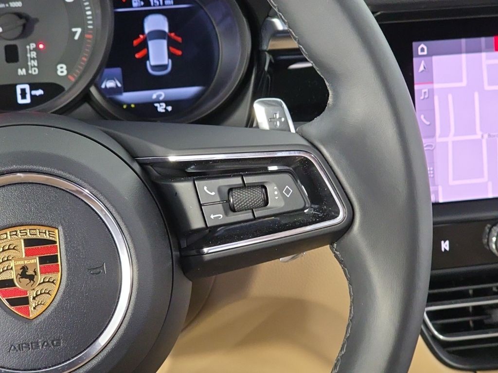 Thumbnail: 2023 Porsche Macan - 31