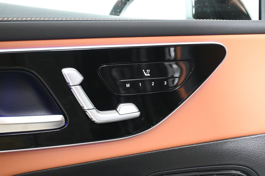 2025 Mercedes-Benz GLC 300 22