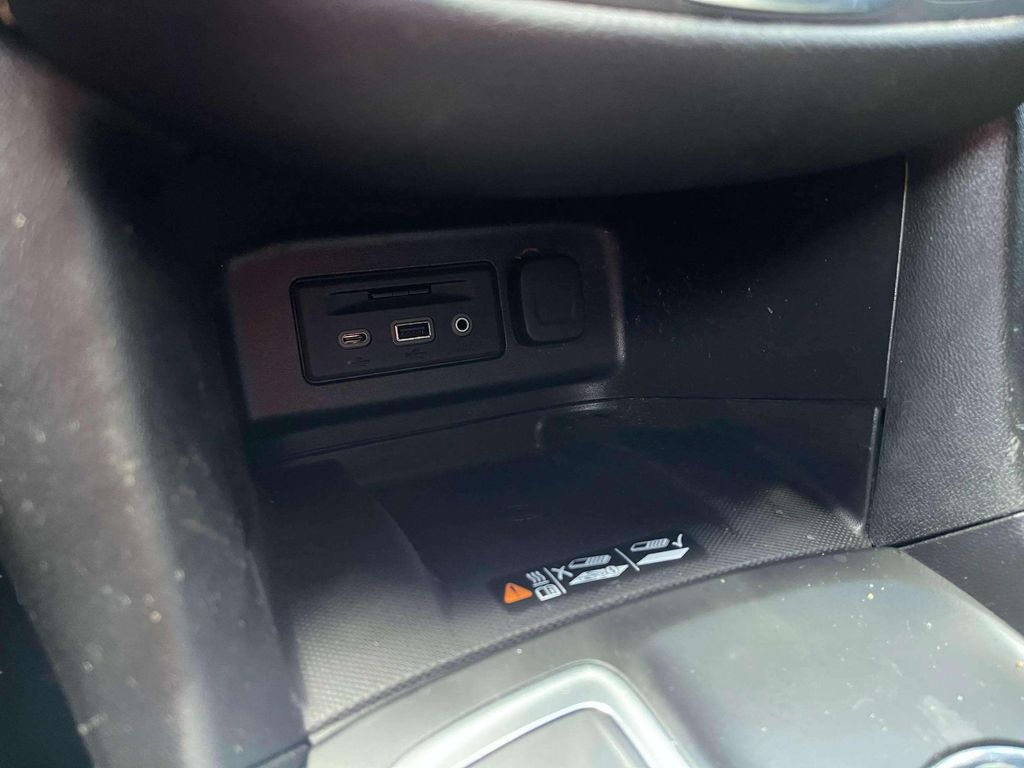 Used 2019 Mosaic Black Metallic Chevrolet Premier image 15