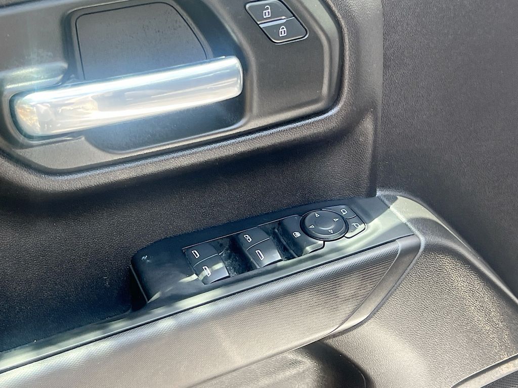 Used 2023 White Chevrolet Custom Trail Boss image 17