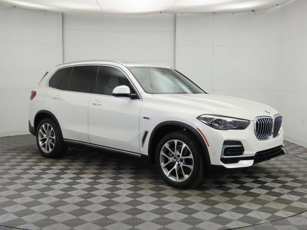 Thumbnail: 2022 BMW X5 - 3