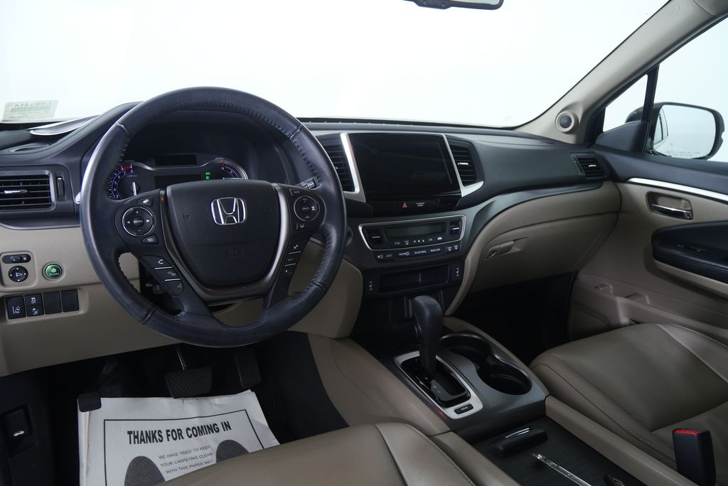 Thumbnail: 2018 Honda Pilot - 21