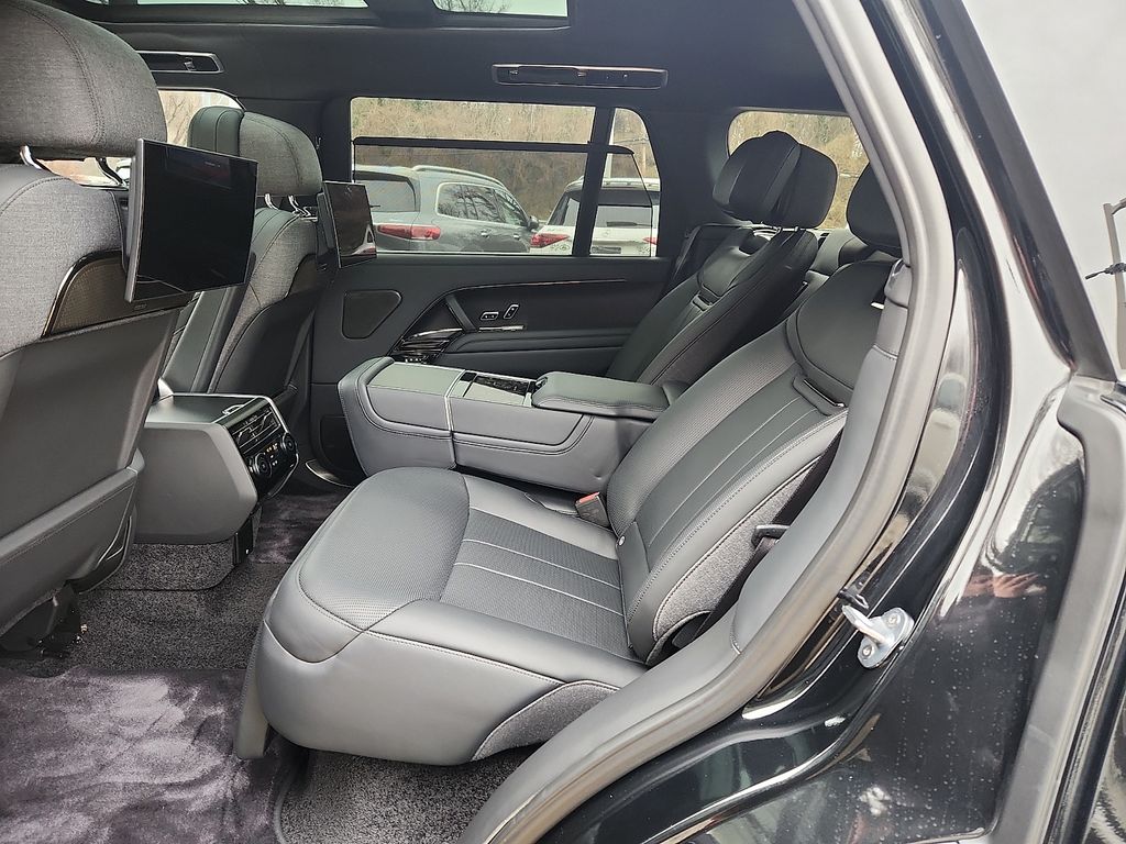 Thumbnail: 2023 Land Rover Range Rover - 10